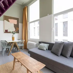 Shway - The Black Pants Appartement