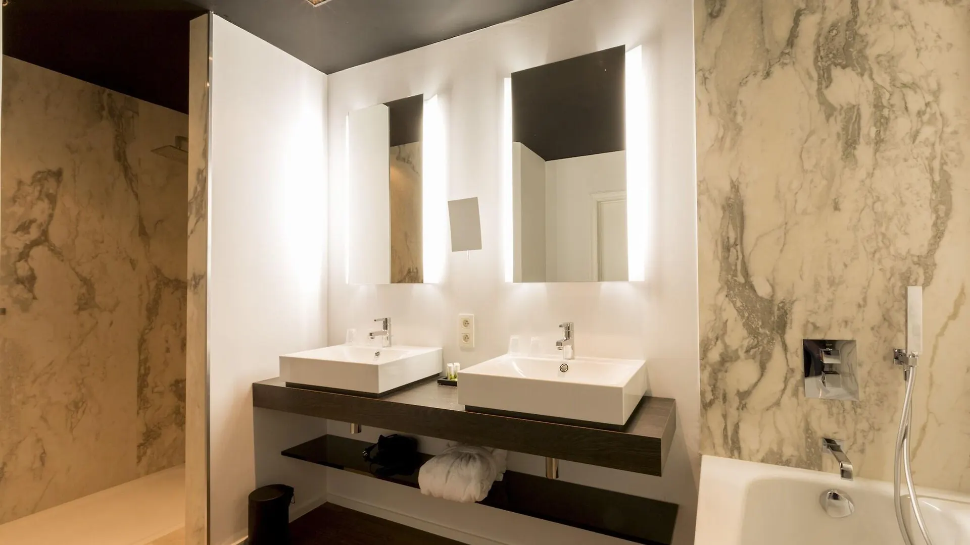 ****  Hotel Rubens-Grote Markt Antwerp Belgium